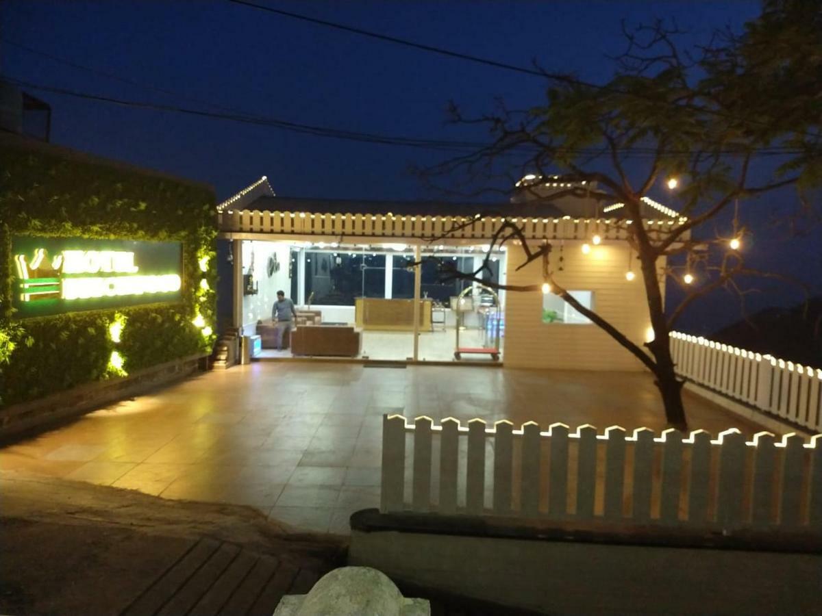 Hotel Beechwood Mussoorie Exterior photo